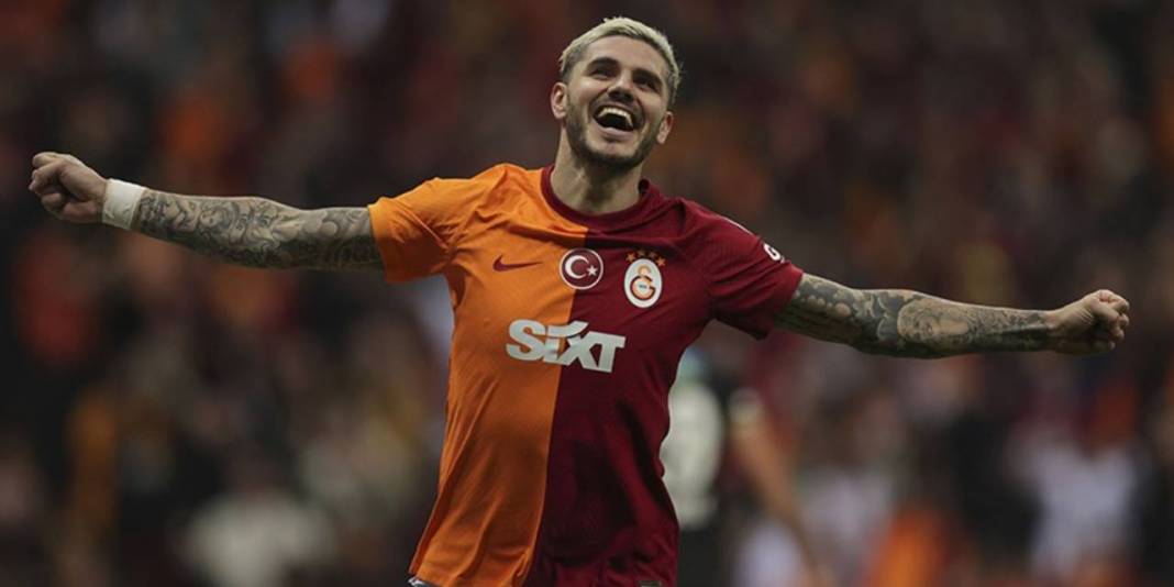 Galatasaray'ın Yıldızı Yıllar Sonra Bir İlk Başardı! Alex de Souza'yı Tahtından Etti! 4